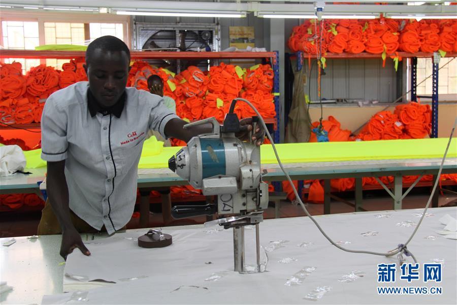 中国人开办服装厂助力“卢旺达制造”
