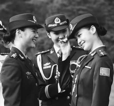 30年制服变换  看时代演进