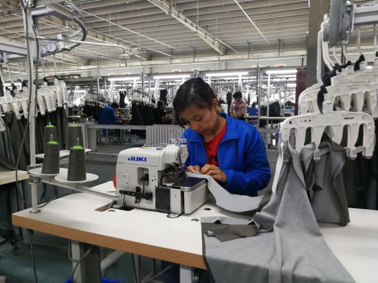 阿克苏纺织工业城成为拉动当地就业的重要引擎