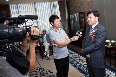 ESMOD·北京2011秋冬时装发布　洪晃首次签约设计师