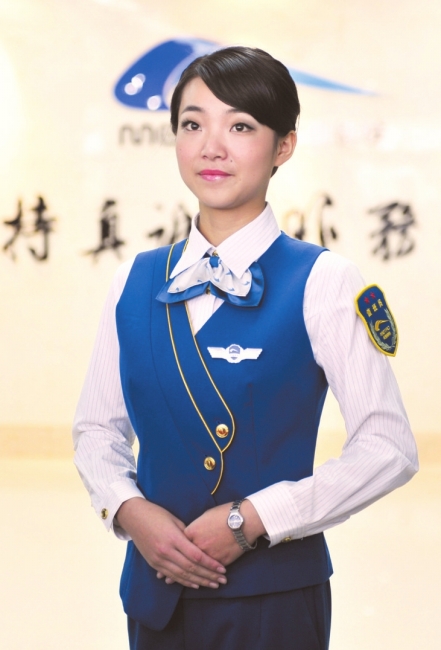 看！成都地铁制服首次亮相(组图)