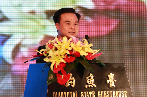 【CHIC】茶山镇品牌服装动态亮相CHIC（图）